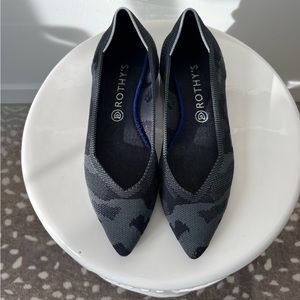 Rothys The Point Toe Flat- Black Camo